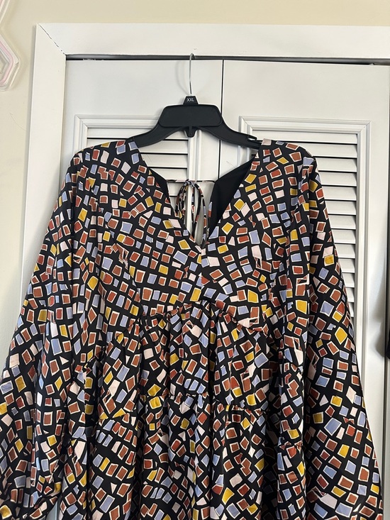 Entro Multicolor Geometric Print Balloon Sleeve Blouse Size 1X - Picture 3 of 5